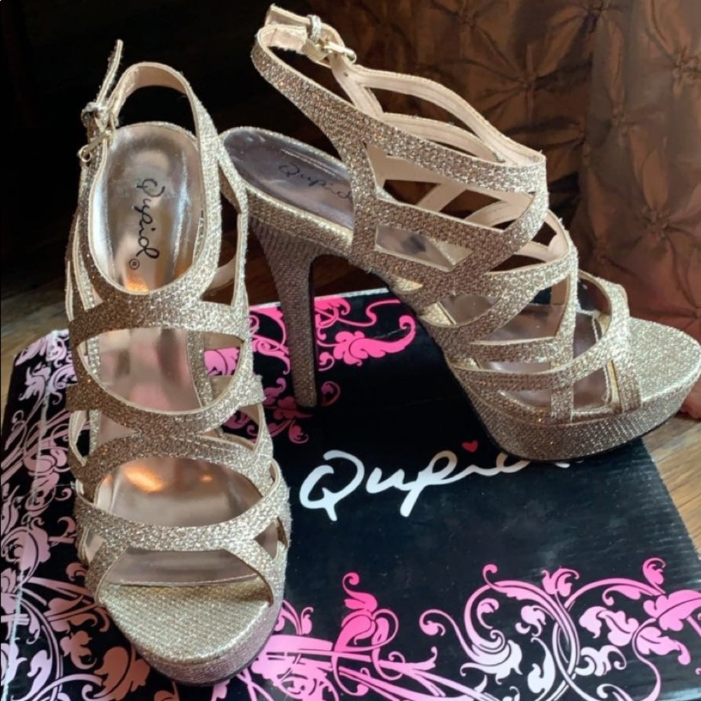 Gold sparkle heels